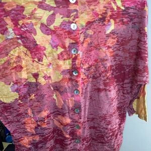 Coldwater Creek 9 mother of Pearl buttons blouse.